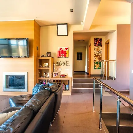 Luxury 6-bedroom With Private Pool- Prigipessa * Chania (Crete)