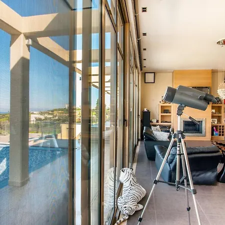 Luxury 6-bedroom With Private Pool- Prigipessa Villa La Canea