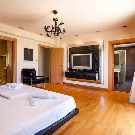 Villa Luxury 6-bedroom With Private Pool- Prigipessa La Canea