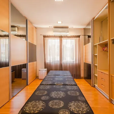 Luxury 6-bedroom With Private Pool- Prigipessa 빌라 *