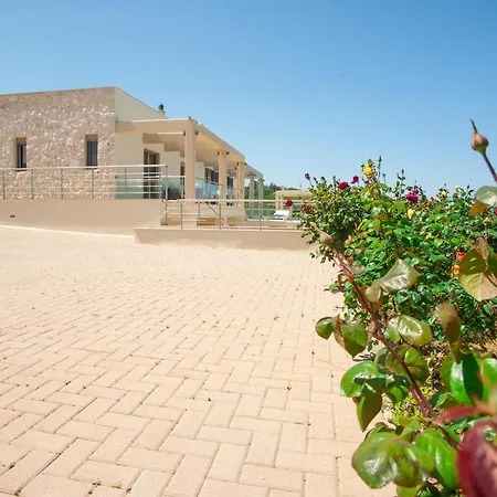 Luxury 6-bedroom With Private Pool- Prigipessa Villa