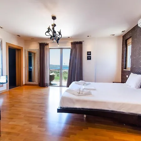 Villa Luxury 6-bedroom With Private Pool- Prigipessa *
