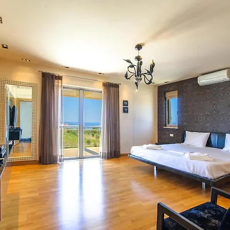 Villa Luxury 6-bedroom With Private Pool- Prigipessa