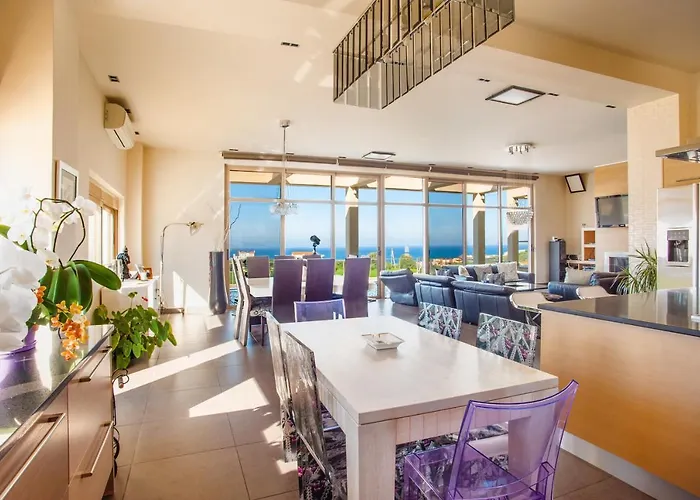 Luxury 6-bedroom With Private Pool- Prigipessa Chania (Crete)