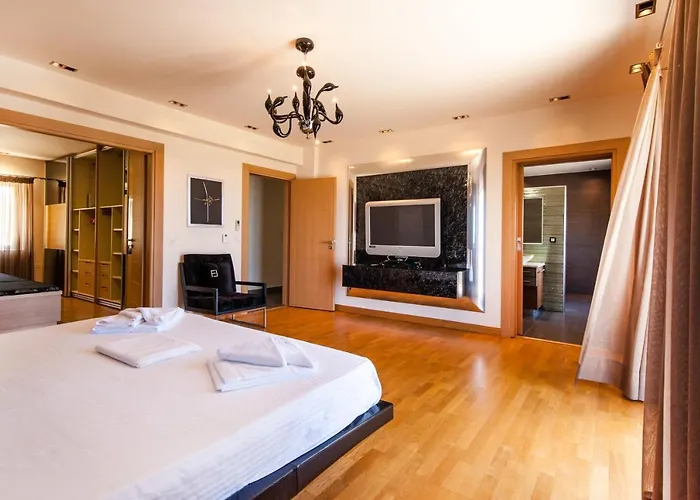 Villa Luxury 6-bedroom With Private Pool- Prigipessa Chania (Crete)