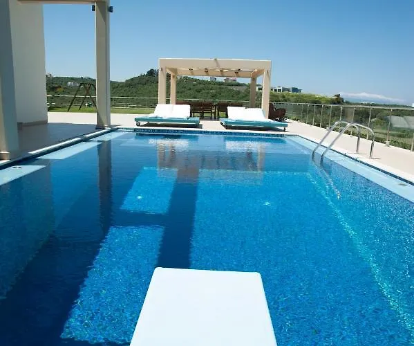 Luxury 6-bedroom With Private Pool- Prigipessa Chania (Crete)