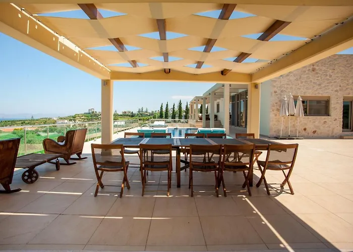 Luxury 6-bedroom With Private Pool- Prigipessa Chania (Crete)