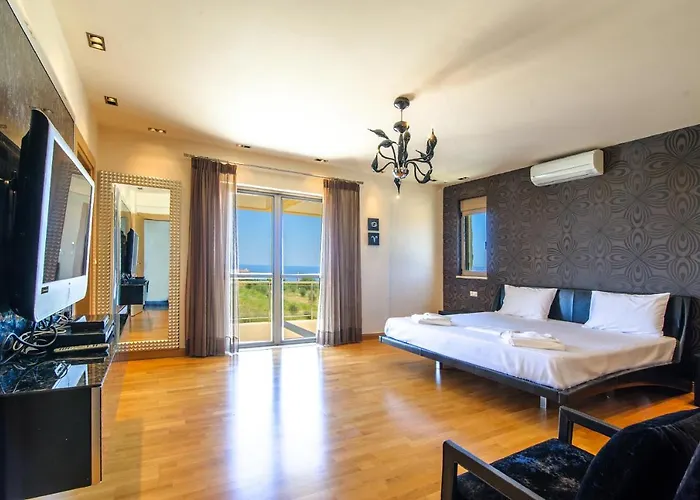 Villa Luxury 6-bedroom With Private Pool- Prigipessa