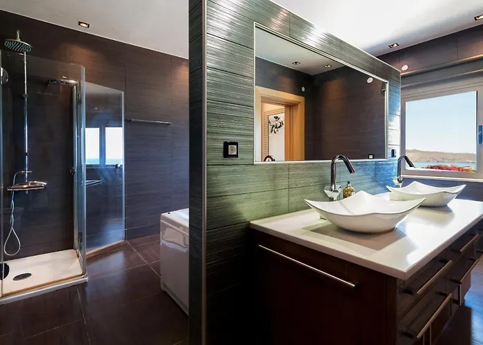 Luxury 6-bedroom With Private Pool- Prigipessa Villa *