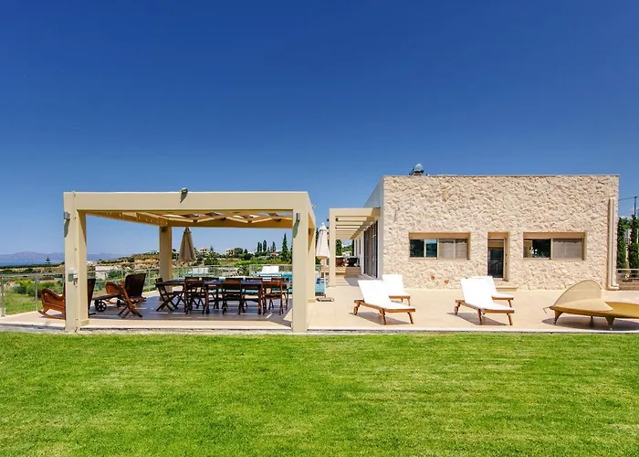 Luxury 6-bedroom With Private Pool- Prigipessa