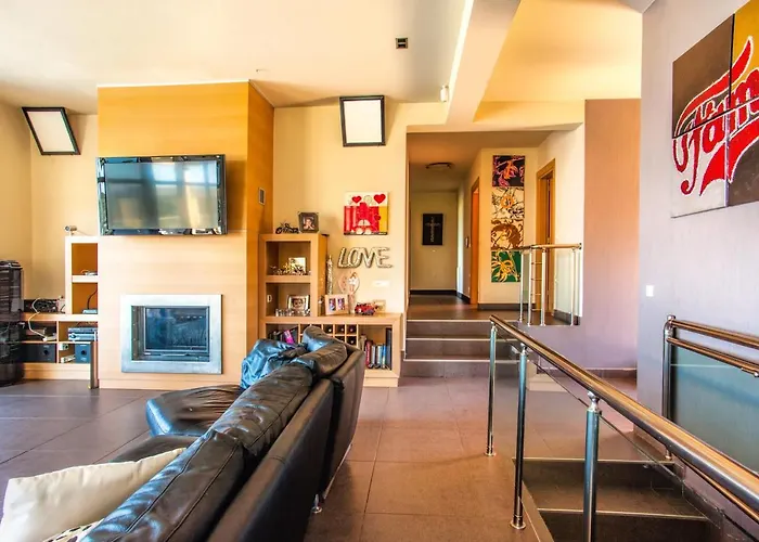 Luxury 6-bedroom With Private Pool- Prigipessa * Chania (Crete)