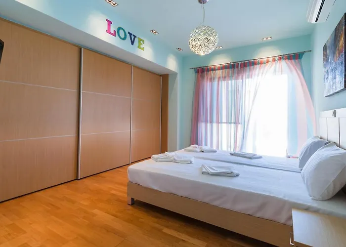 Luxury 6-bedroom With Private Pool- Prigipessa * Chania (Crete)